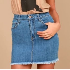 Lulus O2 denim skirt medium wash.